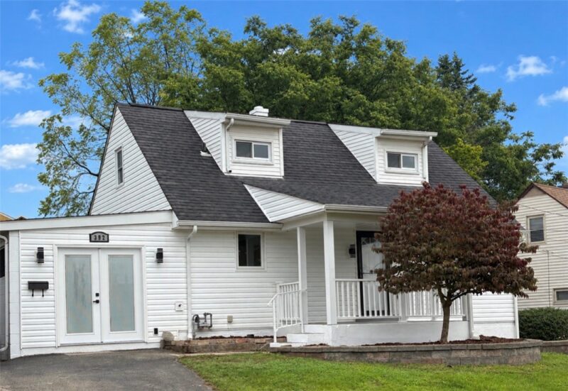 392 Whittier Dr — photo 2
