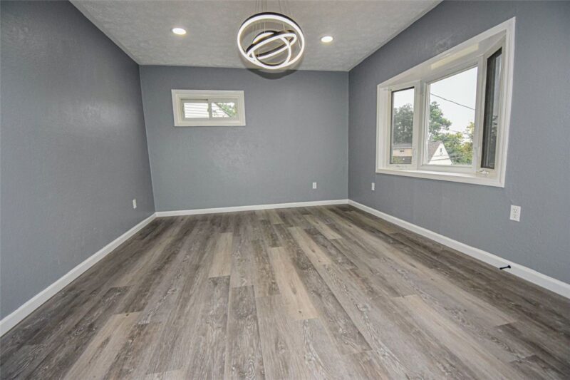 392 Whittier Dr — photo 4
