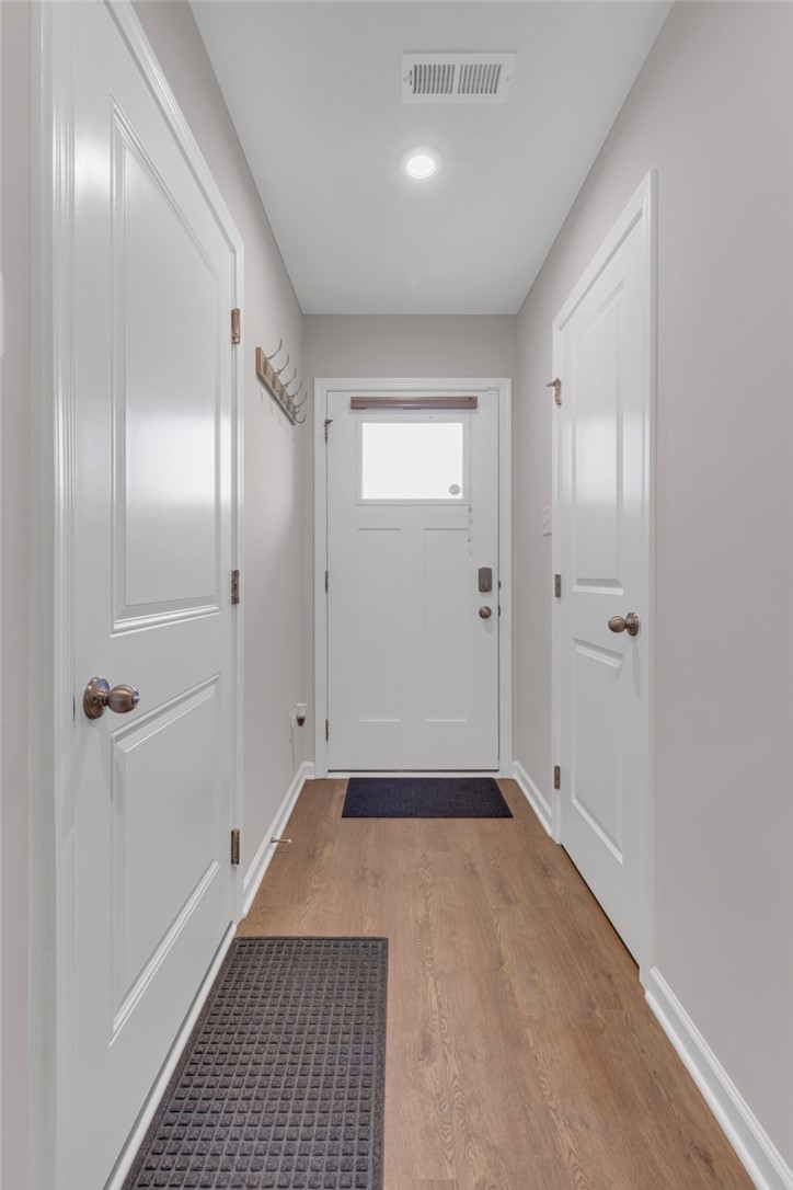 212 Smith Ln — photo 3