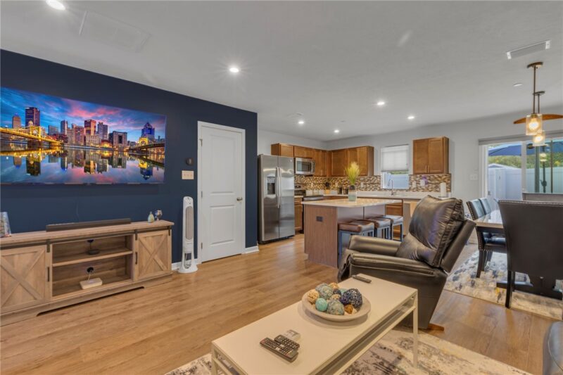 212 Smith Ln — photo 4