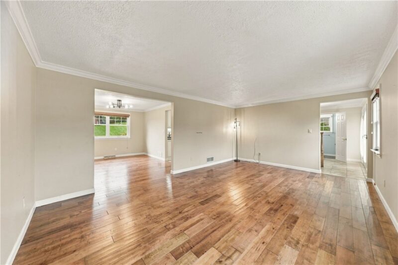 260 Whitehaven Drive — photo 3