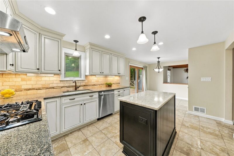 260 Whitehaven Drive — photo 6