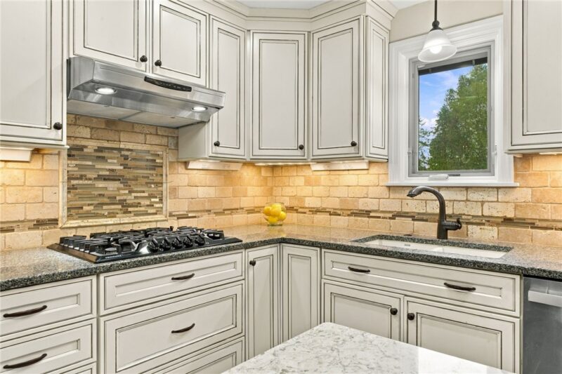 260 Whitehaven Drive — photo 8