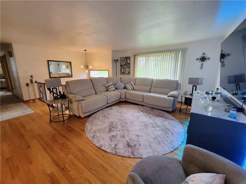 1548 Berryman Ave — photo 4