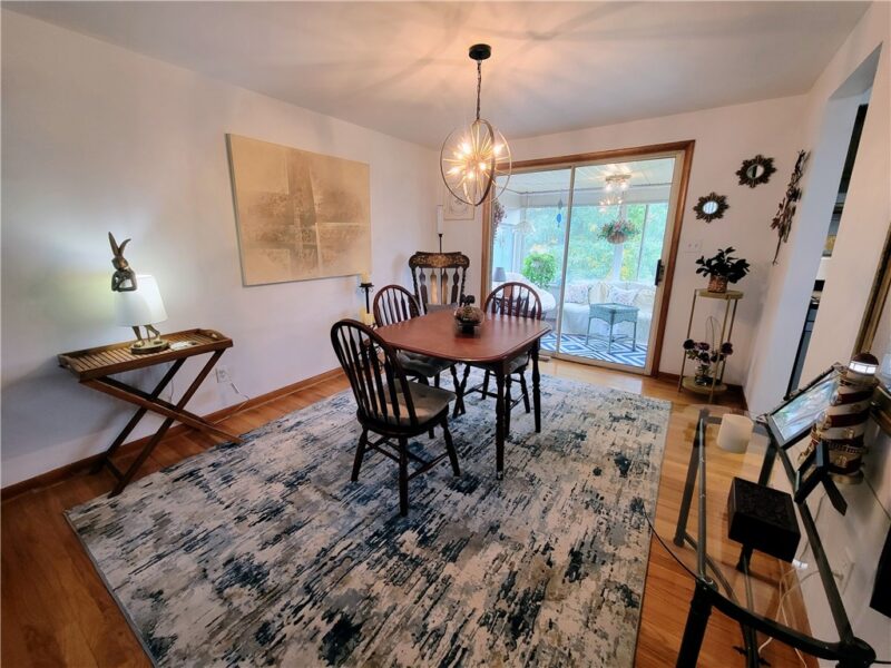 1548 Berryman Ave — photo 8