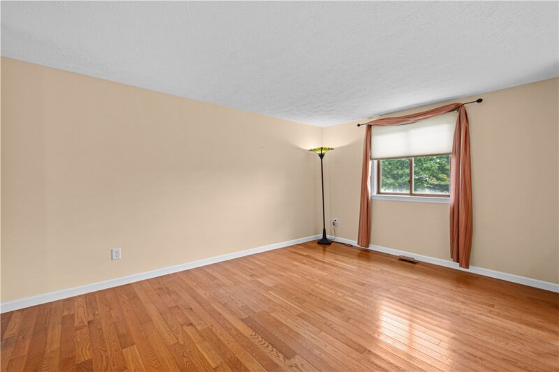 1104 Sharps Cir — photo 6