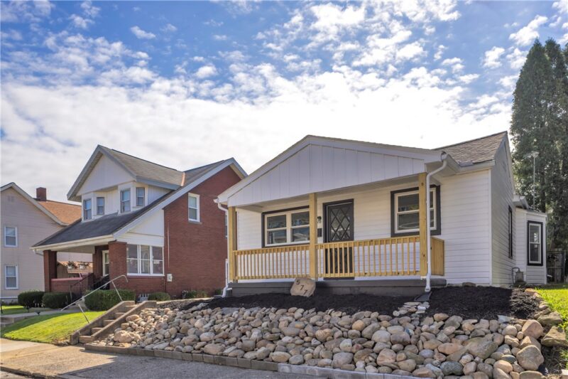 577 Jefferson St — photo 4