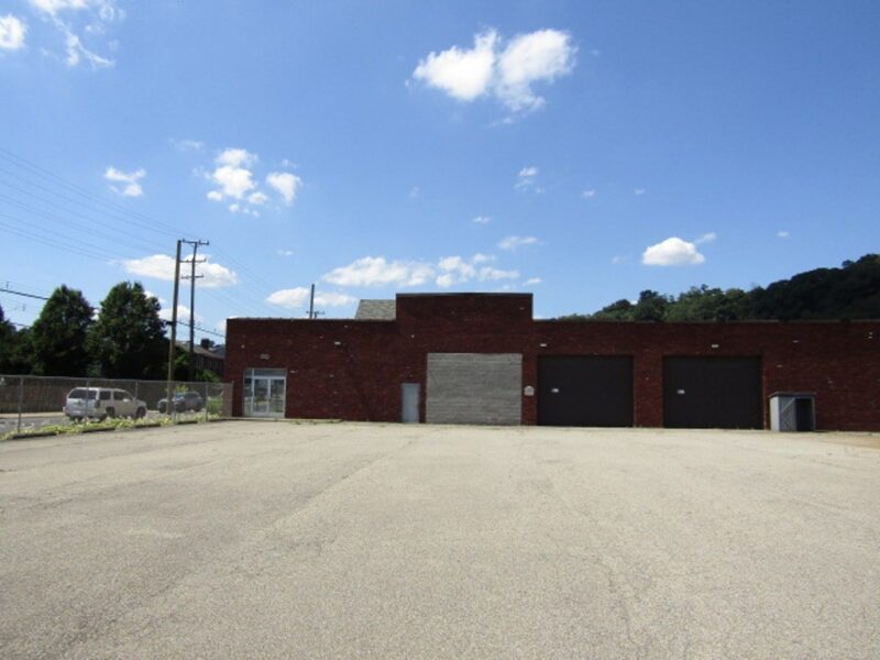 2725 Walnut St — photo 2