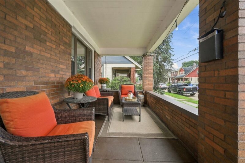54 Sampson Ave — photo 6