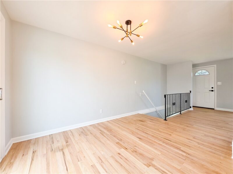 121 Vetter Dr — photo 4