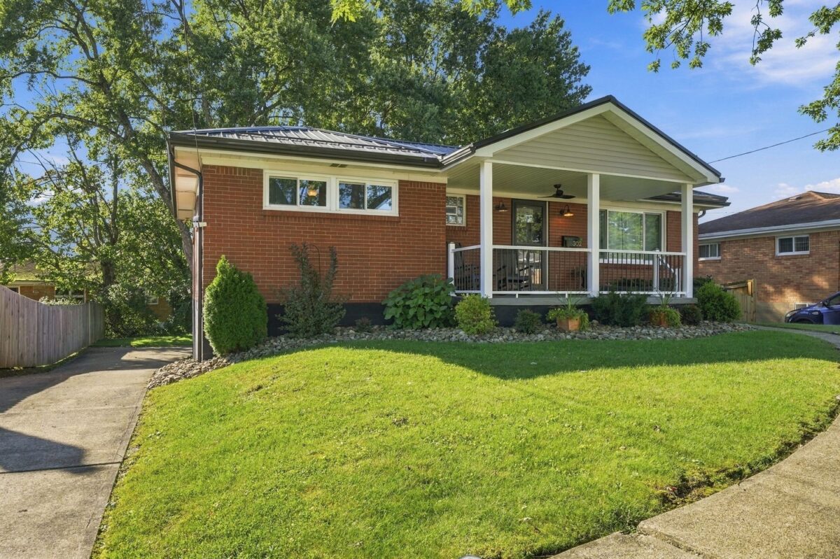 302 Duke Ln — photo 1