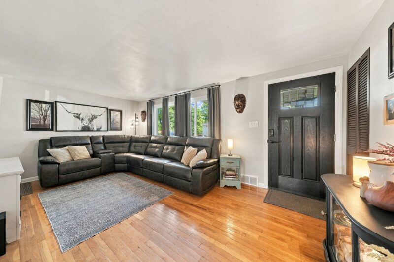 302 Duke Ln — photo 3