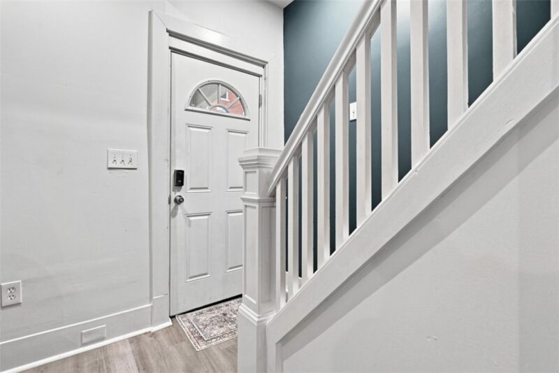 861 Railroad St — photo 4