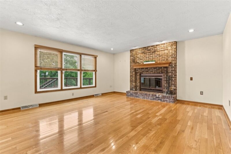 204 Farmview Ct — photo 8