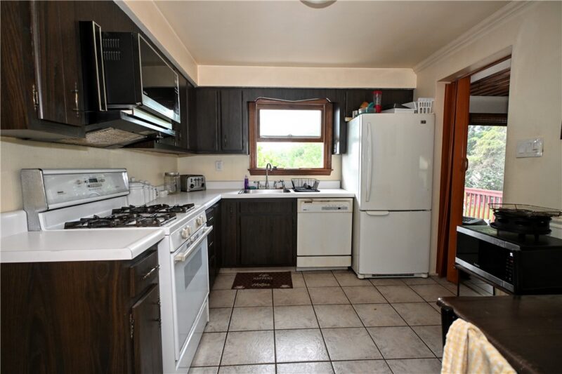 319 High St — photo 3
