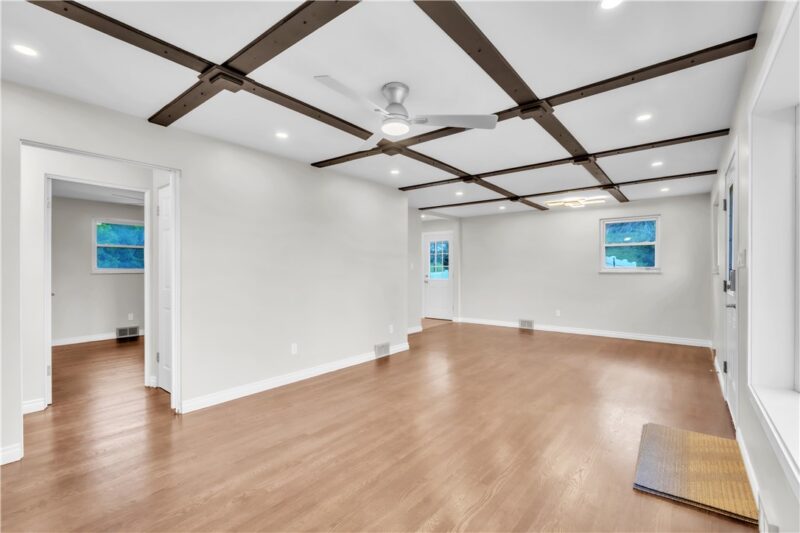27 Washington Ave — photo 8