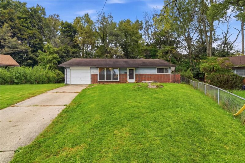809 Hackberry Dr — photo 2