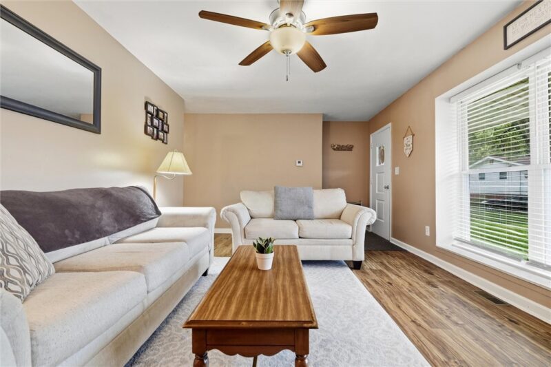 809 Hackberry Dr — photo 4