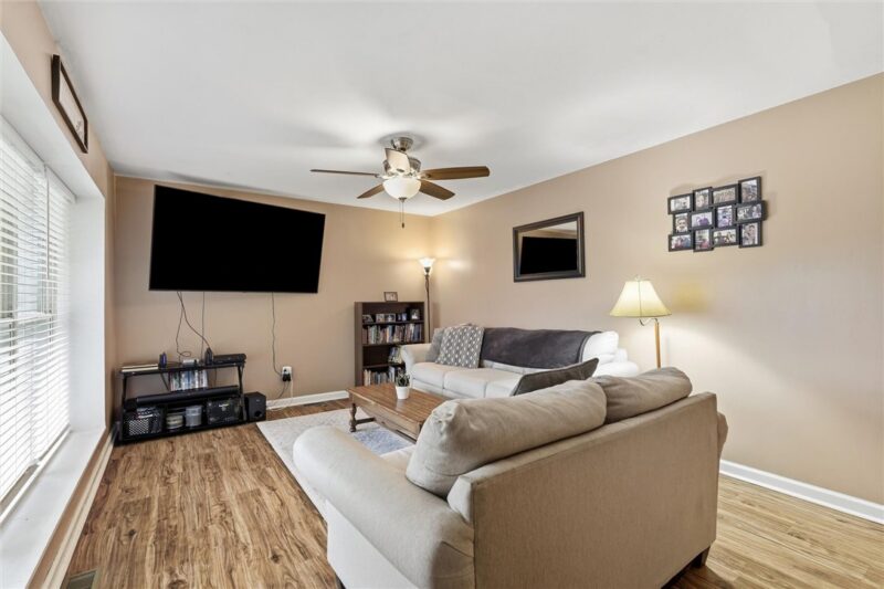 809 Hackberry Dr — photo 6