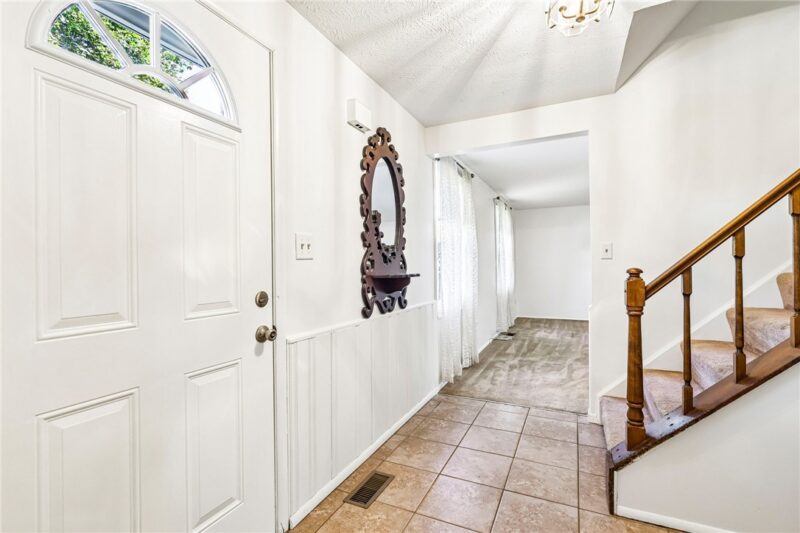 134 Peridot Dr — photo 4