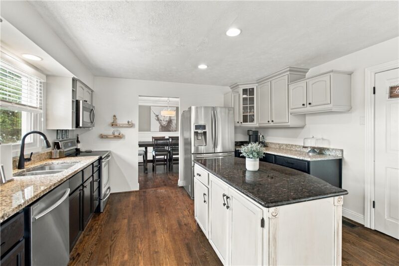108 Emerald Ct — photo 3