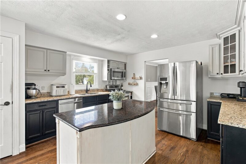 108 Emerald Ct — photo 4
