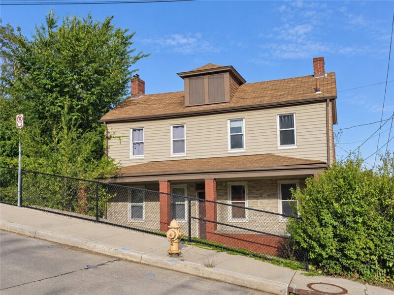 1599 Fallowfield Ave — photo 2