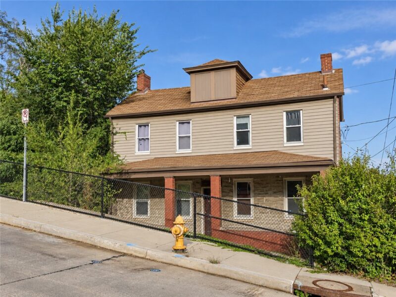 1599 Fallowfield Ave — photo 3