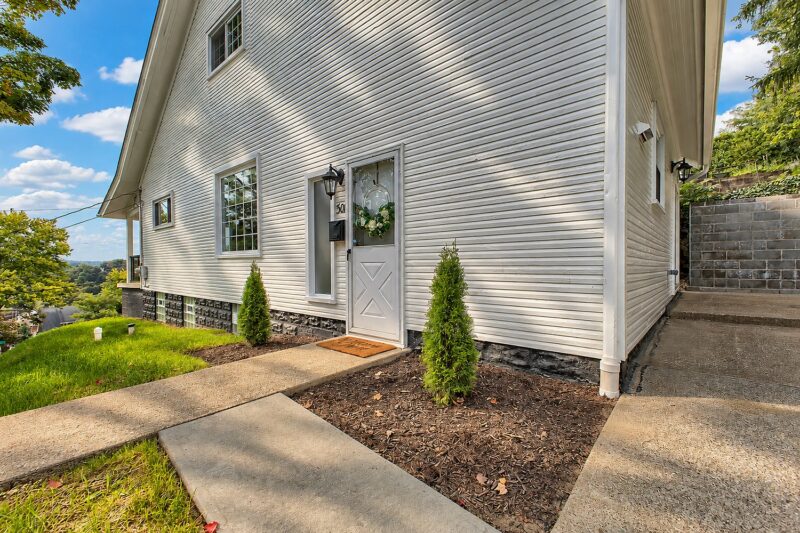 301 Silvis Street — photo 3