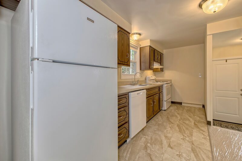 301 Silvis Street — photo 5