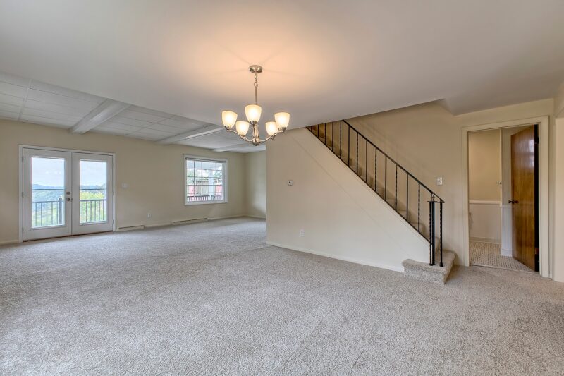 301 Silvis Street — photo 7