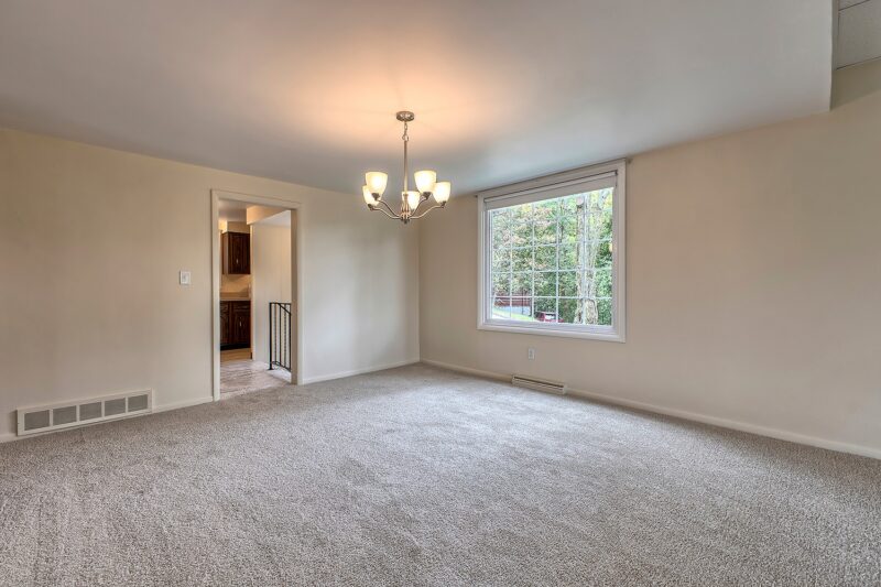 301 Silvis Street — photo 8