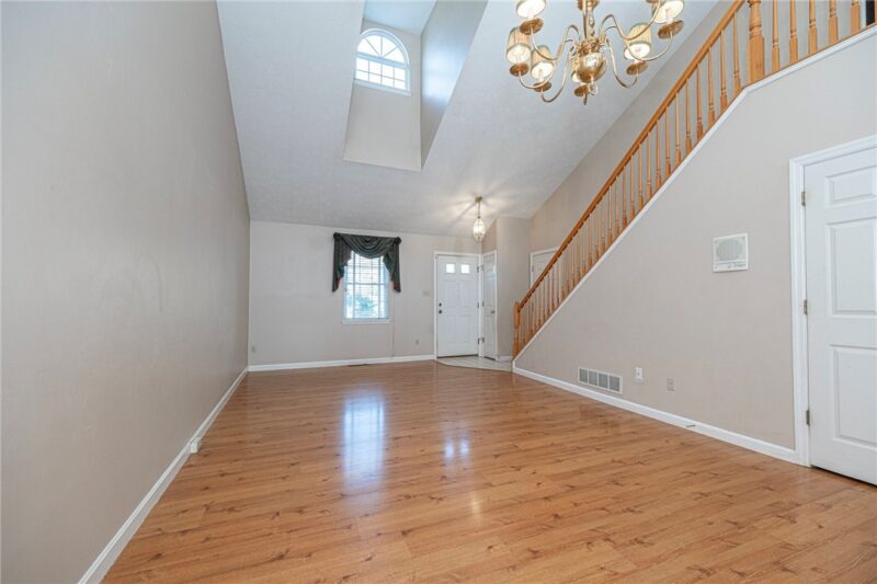 106 Paddock Ln — photo 4