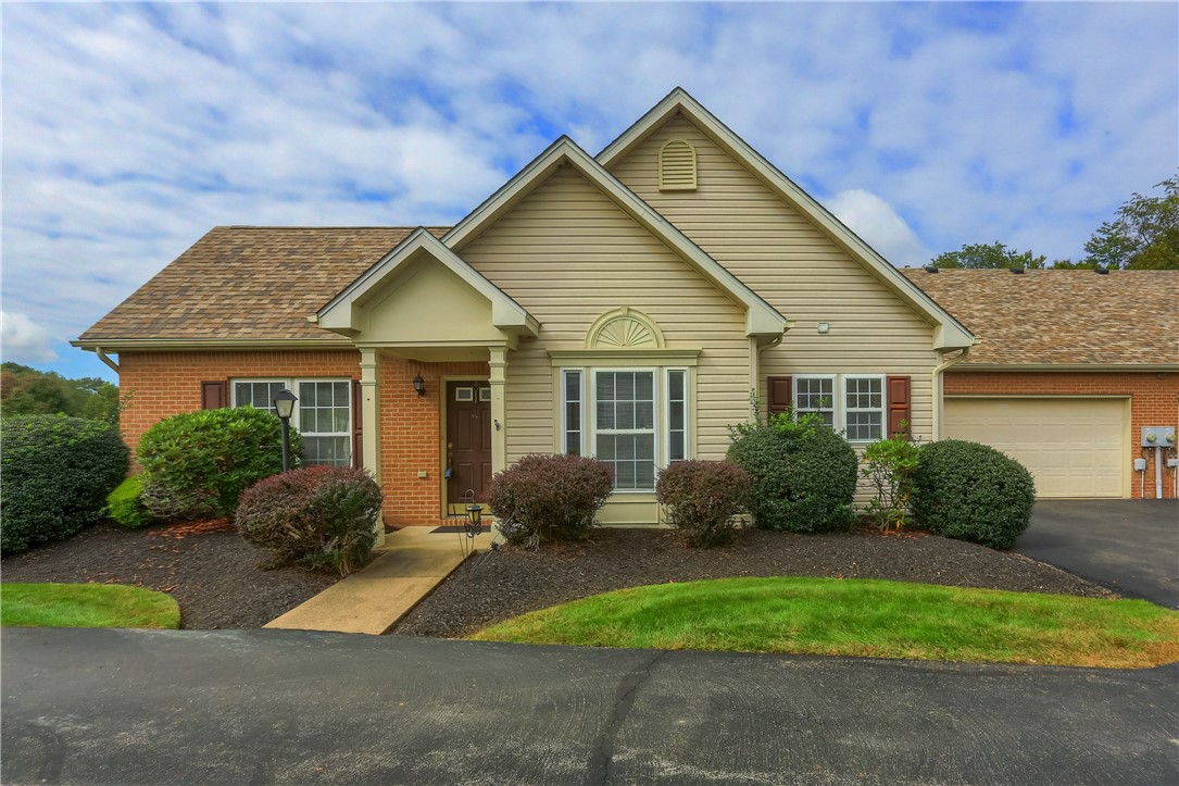 724 Spencer Woods Drive — photo 1