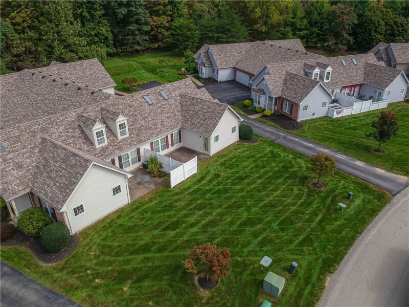 724 Spencer Woods Drive — photo 2