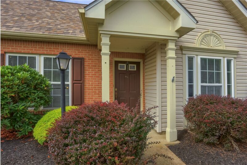 724 Spencer Woods Drive — photo 4