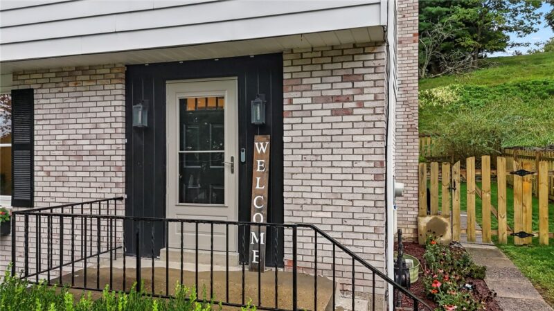 1266 Delfield Dr — photo 2