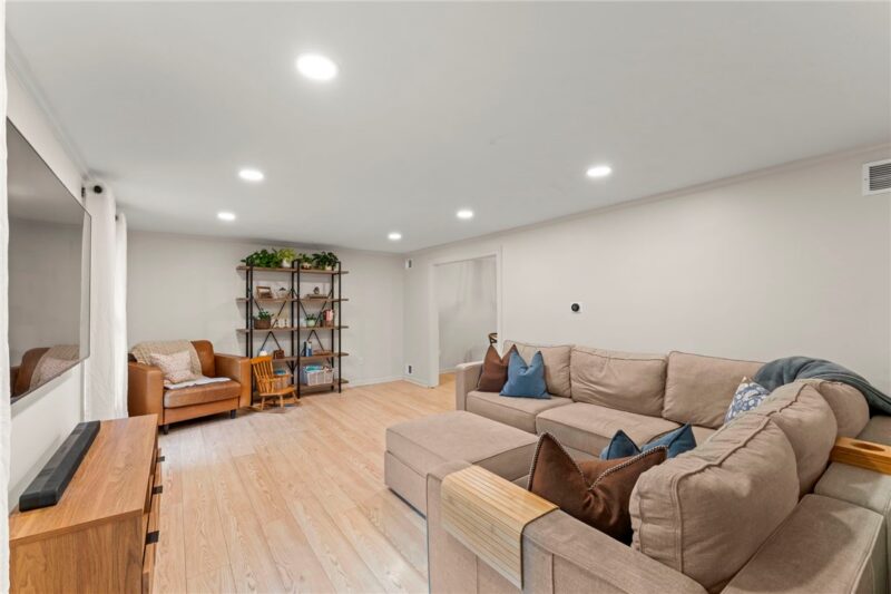 1266 Delfield Dr — photo 8