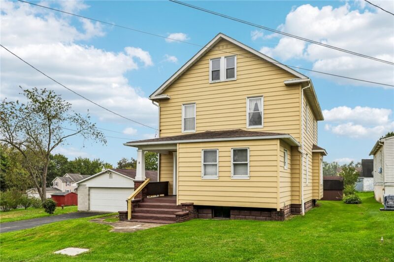 8 E Morehead Avenue — photo 2