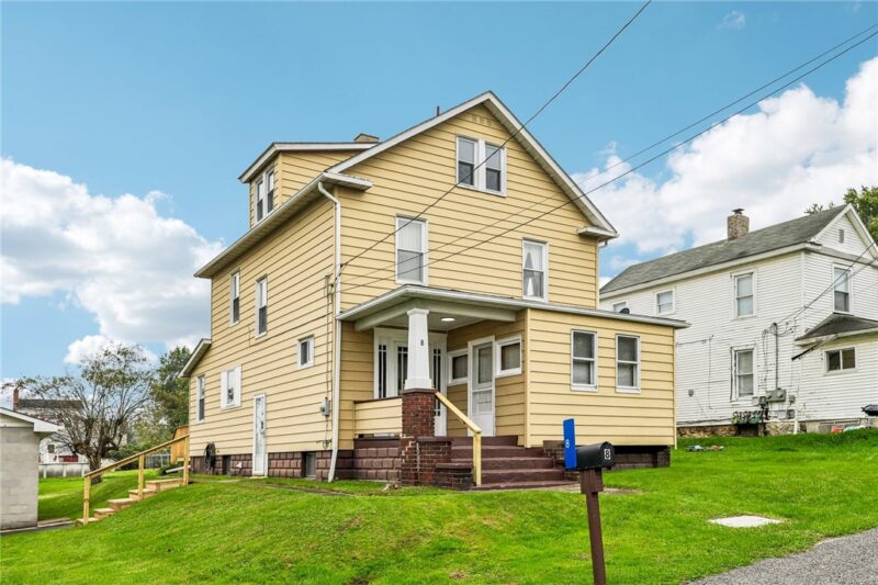 8 E Morehead Avenue — photo 4