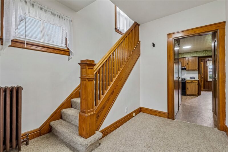 8 E Morehead Avenue — photo 6