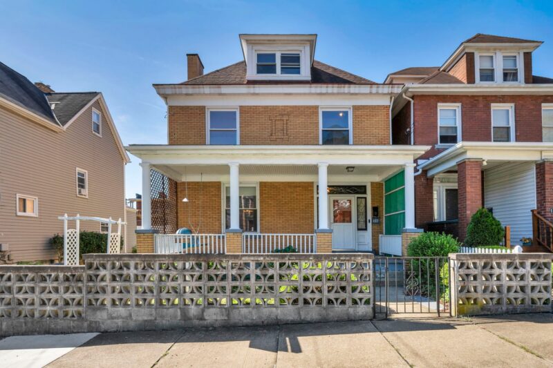 1107 Woodward AVENUE — photo 2