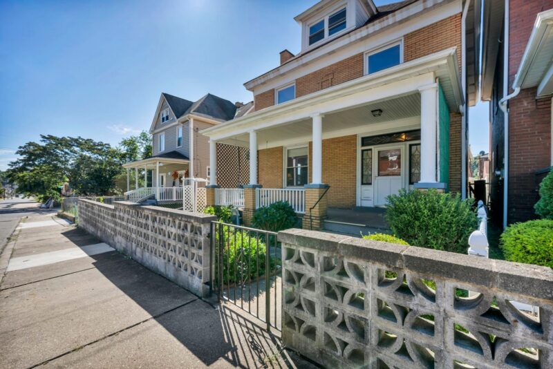 1107 Woodward AVENUE — photo 3