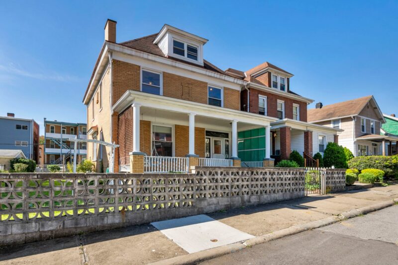 1107 Woodward AVENUE — photo 4