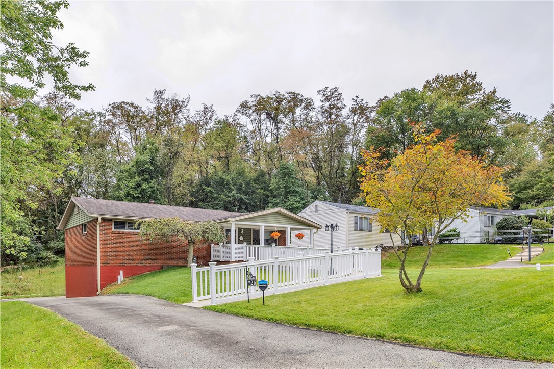 725 Bilberry Rd — photo 1