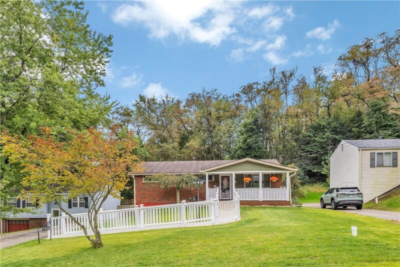 725 Bilberry Rd — photo 2