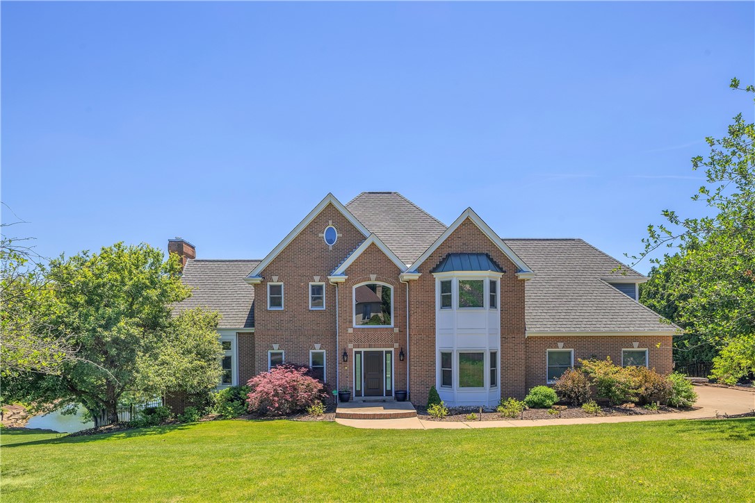 7 Hawthorne Ln — photo 1