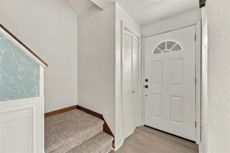 2230 Duchess Ave — photo 3