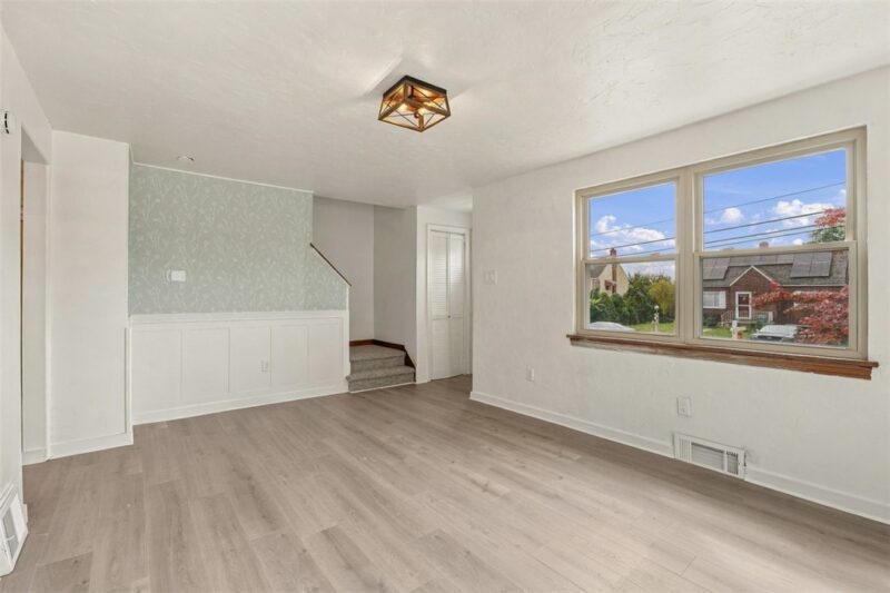 2230 Duchess Ave — photo 6