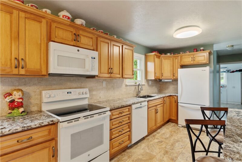 760 Mercer Road — photo 8